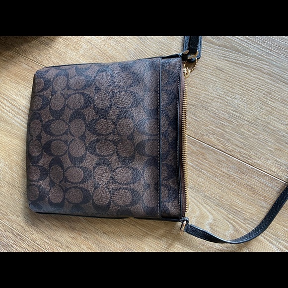 Coach purse - Picture 3 of 3